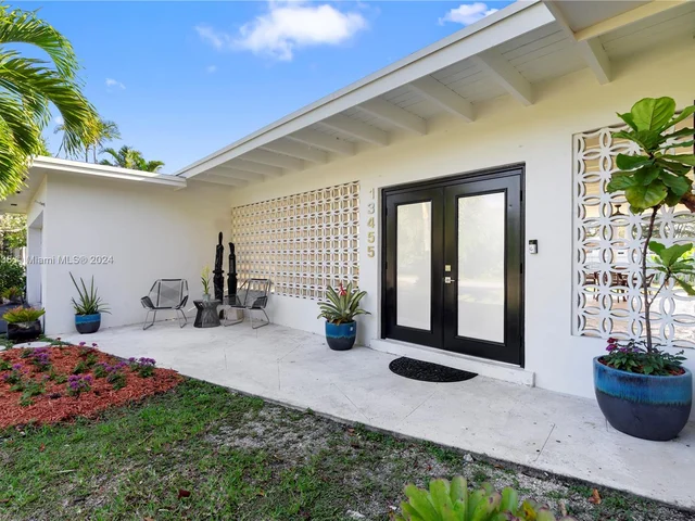 13455 SW 100th Ct, Miami FL 33176