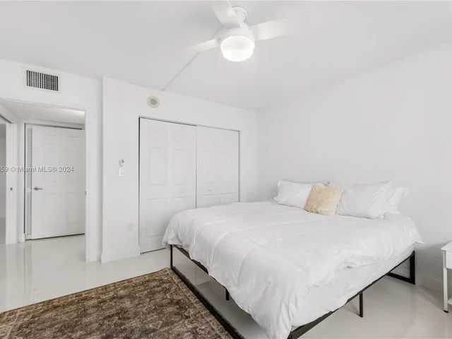 1155 Brickell Bay Dr # 2005, Miami FL 33131