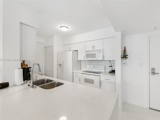 1155 Brickell Bay Dr # 2005, Miami FL 33131