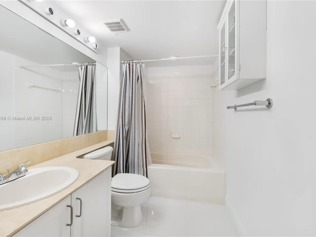 1155 Brickell Bay Dr # 2005, Miami FL 33131