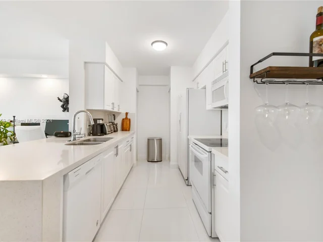 1155 Brickell Bay Dr # 2005, Miami FL 33131