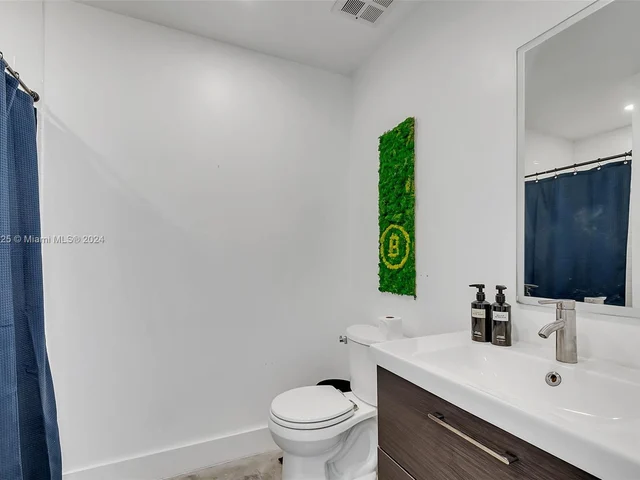 10 SW South River Dr # 1014, Miami FL 33130