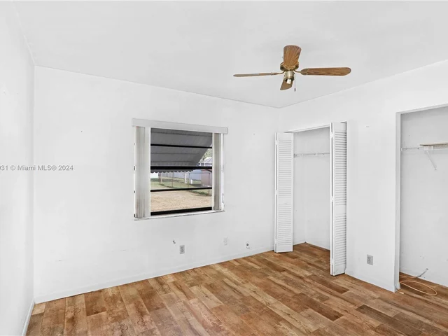 1011 SW 127th Ter, Davie FL 33325