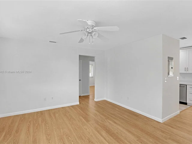 2445 SW 10th St # D, Miami FL 33135