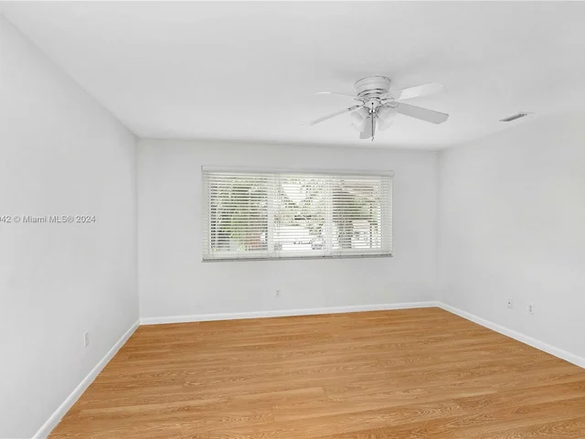 2445 SW 10th St # D, Miami FL 33135