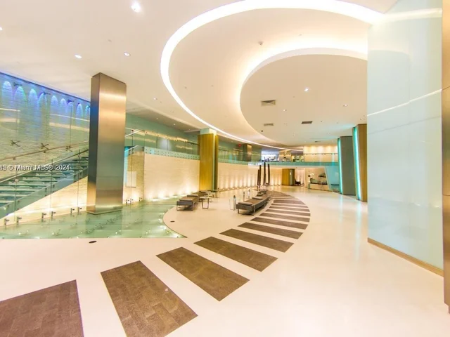 92 SW 3rd St # 2510, Miami FL 33130