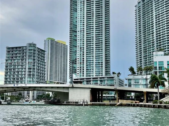 92 SW 3rd St # 2510, Miami FL 33130