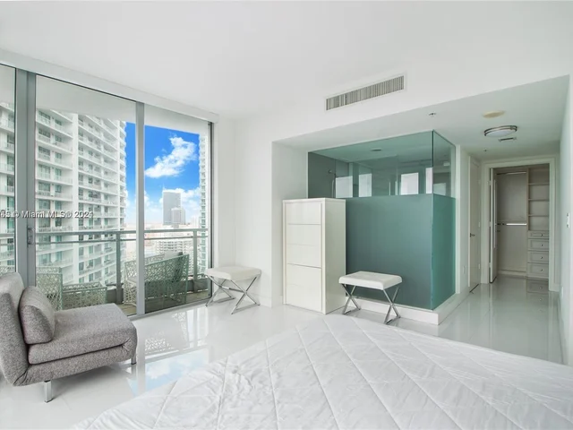 92 SW 3rd St # 2510, Miami FL 33130