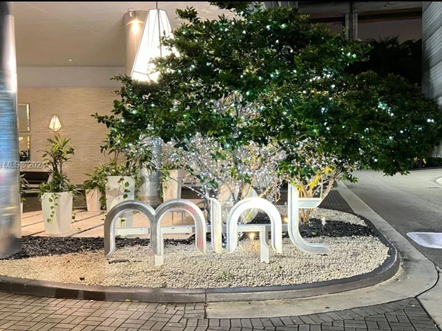 92 SW 3rd St # 2510, Miami FL 33130