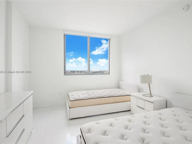92 SW 3rd St # 2510, Miami FL 33130
