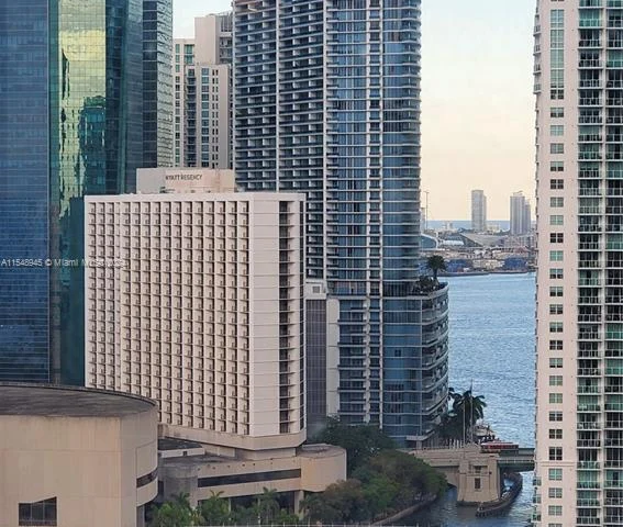 92 SW 3rd St # 2510, Miami FL 33130