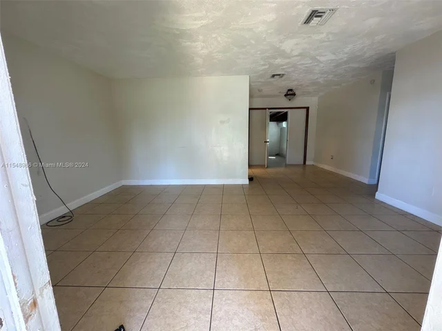 19431 NE 1st Ct, Miami FL 33179