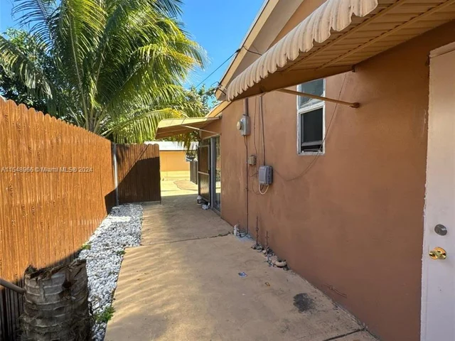 19431 NE 1st Ct, Miami FL 33179