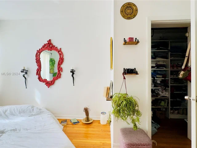 6881 Bay Dr # 22, Miami Beach FL 33141