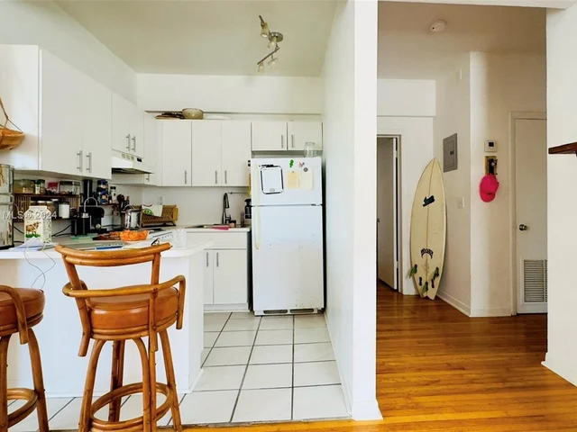 6881 Bay Dr # 22, Miami Beach FL 33141