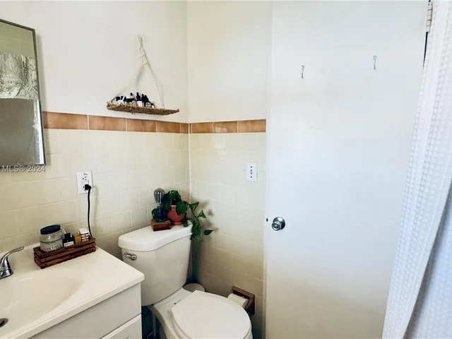 6881 Bay Dr # 22, Miami Beach FL 33141