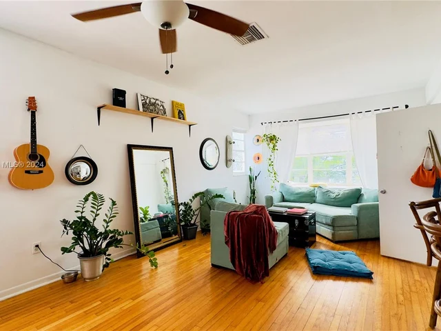 6881 Bay Dr # 22, Miami Beach FL 33141