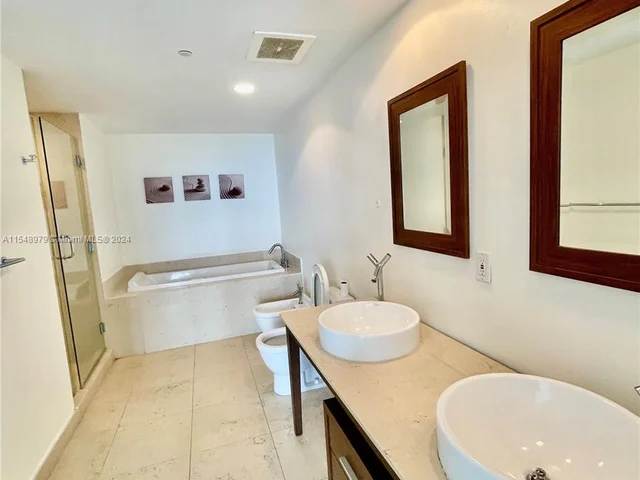 495 Brickell Ave # 5102, Miami FL 33131