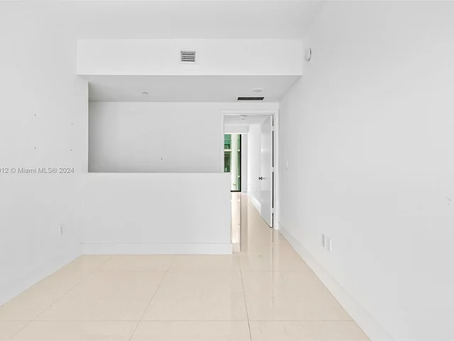 6000 Collins Ave # 327, Miami Beach FL 33140