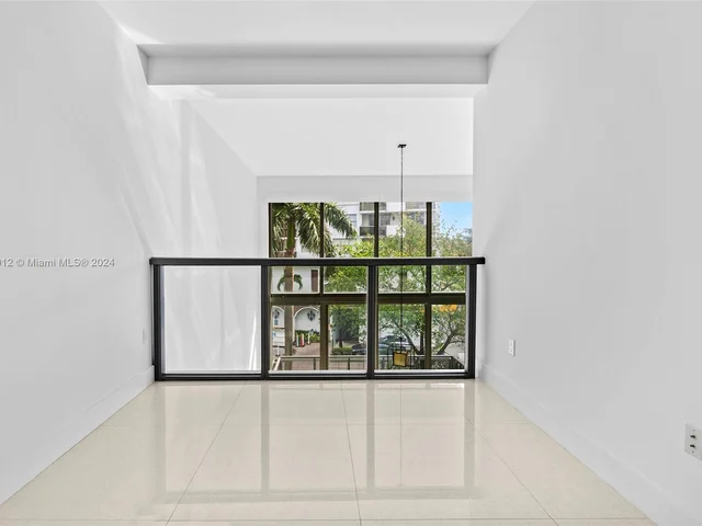 6000 Collins Ave # 327, Miami Beach FL 33140