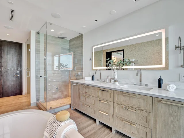 360 Ocean Dr # 601S, Key Biscayne FL 33149