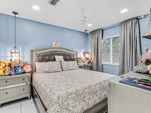 2175 NW 111th St, Miami FL 33167