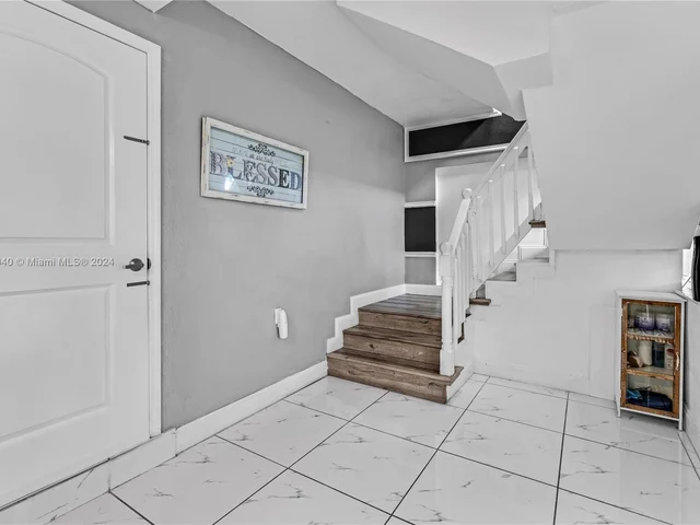 2175 NW 111th St, Miami FL 33167