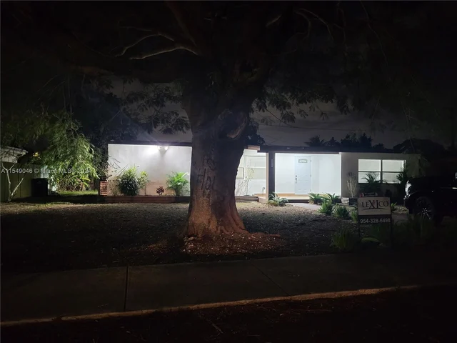 9900 SW 45th St, Miami FL 33165