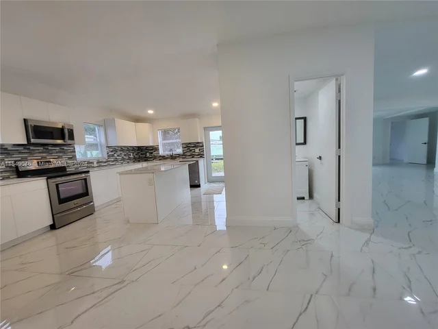 9900 SW 45th St, Miami FL 33165