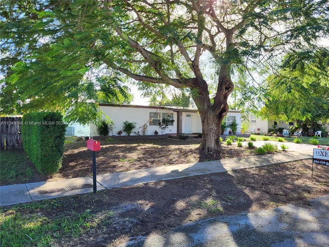 9900 SW 45th St, Miami FL 33165