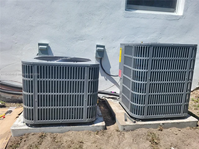 9900 SW 45th St, Miami FL 33165