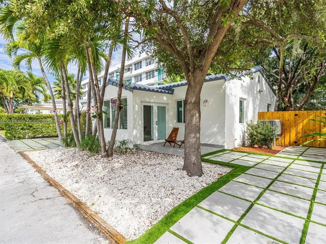 12 Farrey ln, Miami Beach FL 33139