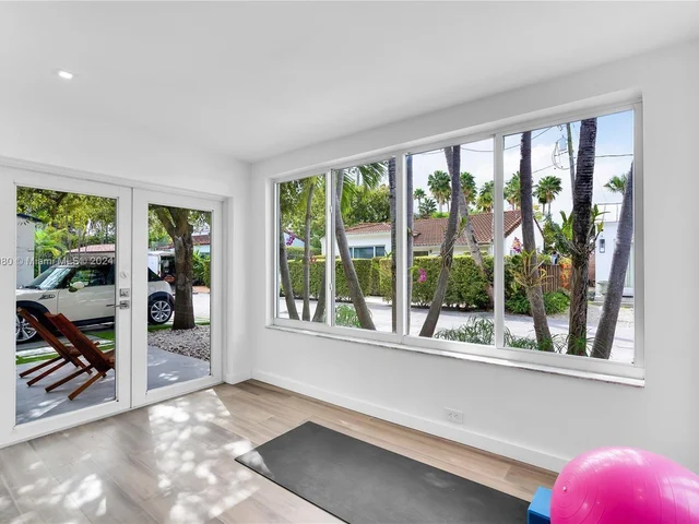 12 Farrey ln, Miami Beach FL 33139