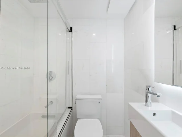 12 Farrey ln, Miami Beach FL 33139