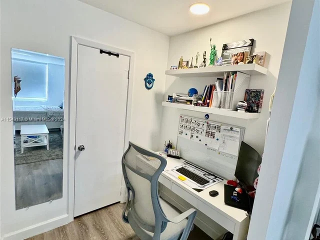 2780 NE 183rd St # 302, Aventura FL 33160