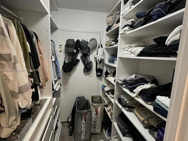 2780 NE 183rd St # 302, Aventura FL 33160