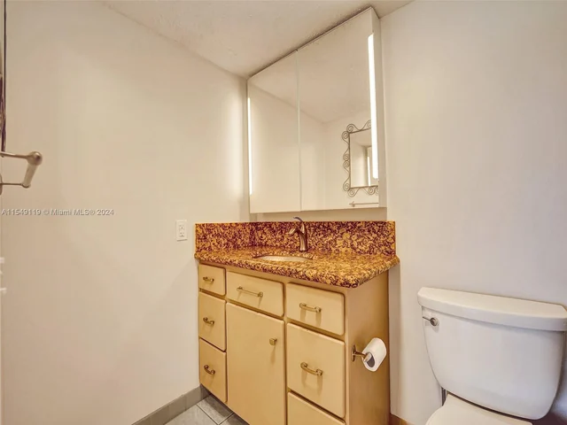 1024 SE 3rd Ave # 305, Dania Beach FL 33004