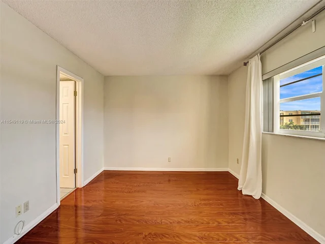 1024 SE 3rd Ave # 305, Dania Beach FL 33004