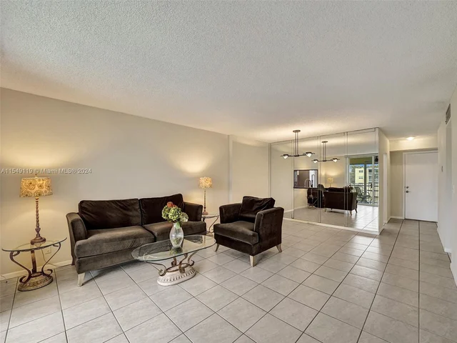 1024 SE 3rd Ave # 305, Dania Beach FL 33004