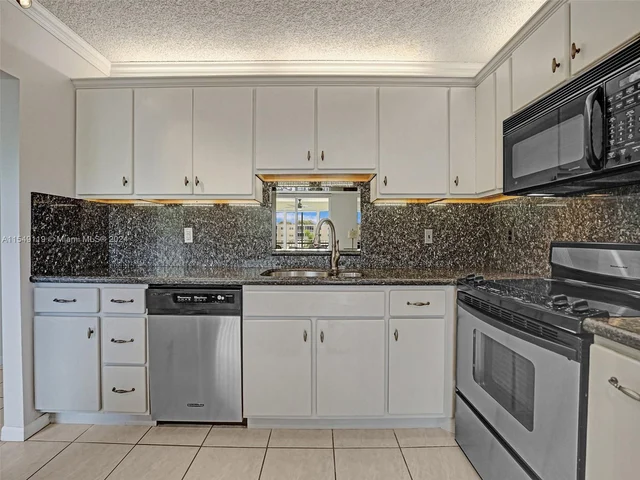 1024 SE 3rd Ave # 305, Dania Beach FL 33004