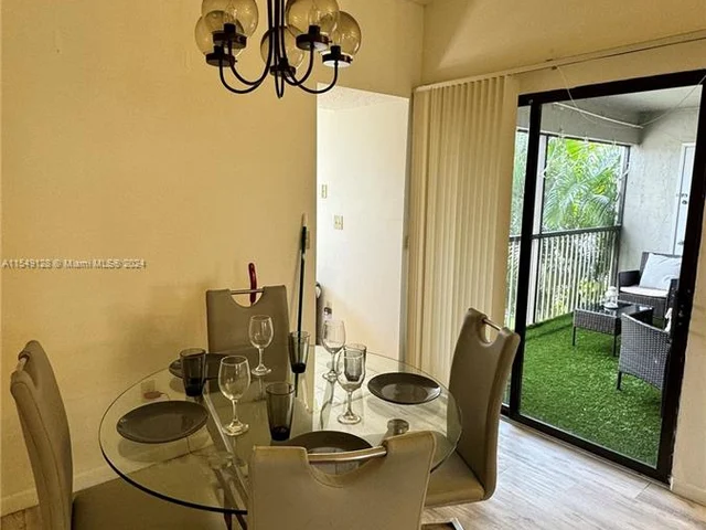 910 Constitution Dr # 910E, Homestead FL 33034