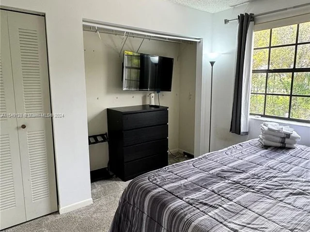 910 Constitution Dr # 910E, Homestead FL 33034