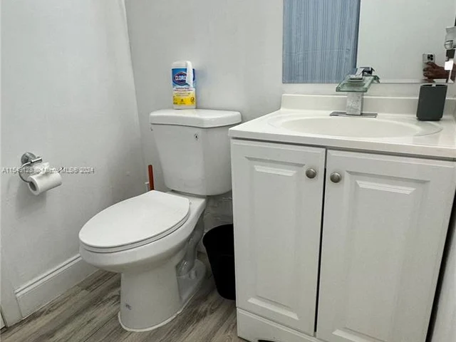 910 Constitution Dr # 910E, Homestead FL 33034