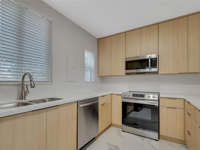 3783 SW 27th St # 0, Miami FL 33134