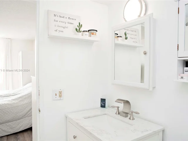 3660 NE 166th St # 802, North Miami Beach FL 33160