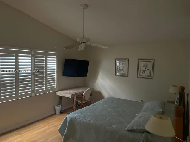 1095 Weeping Willow Way, Hollywood FL 33019