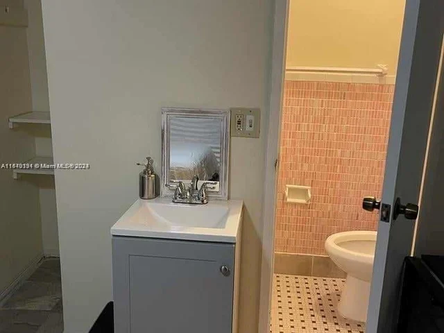 2139 Polk St, Hollywood FL 33020