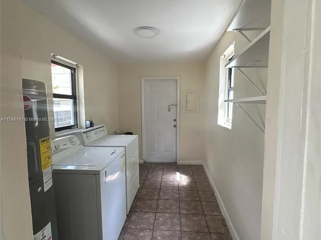 2139 Polk St, Hollywood FL 33020