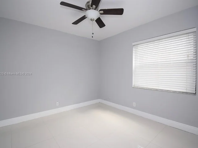 14 Chestnut Cir, Cooper City FL 33026