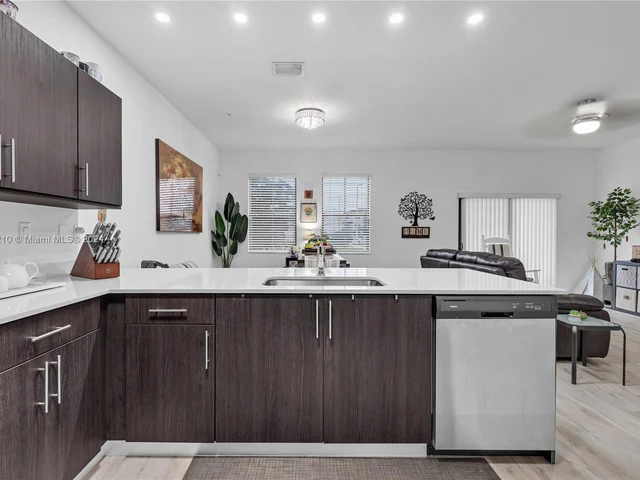 15560 SW 136th St # 106, Miami FL 33196